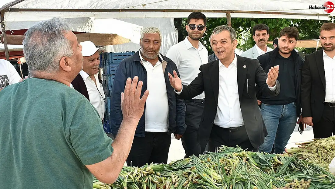Milletvekili Prof. Dr. Keleş pazarda esnaf ve vatandaşlarla bir araya geldi