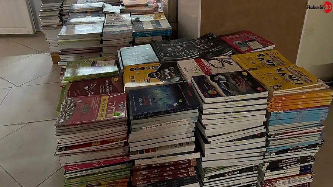 'Onlar da okusun' kampanyasında toplanan kitaplar Milli Eğitim Müdürlüğüne teslim edildi