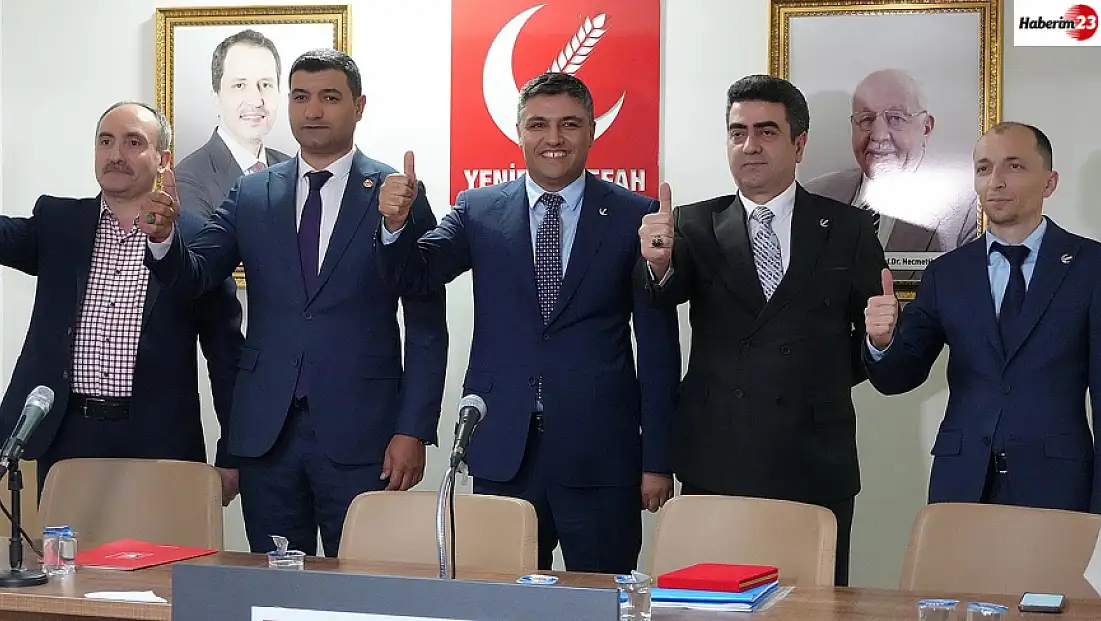 Yeniden Refah Partisi Elazığ Merkez İlçe Başkanlığı'nda Devir Teslim Töreni Gerçekleştirildi