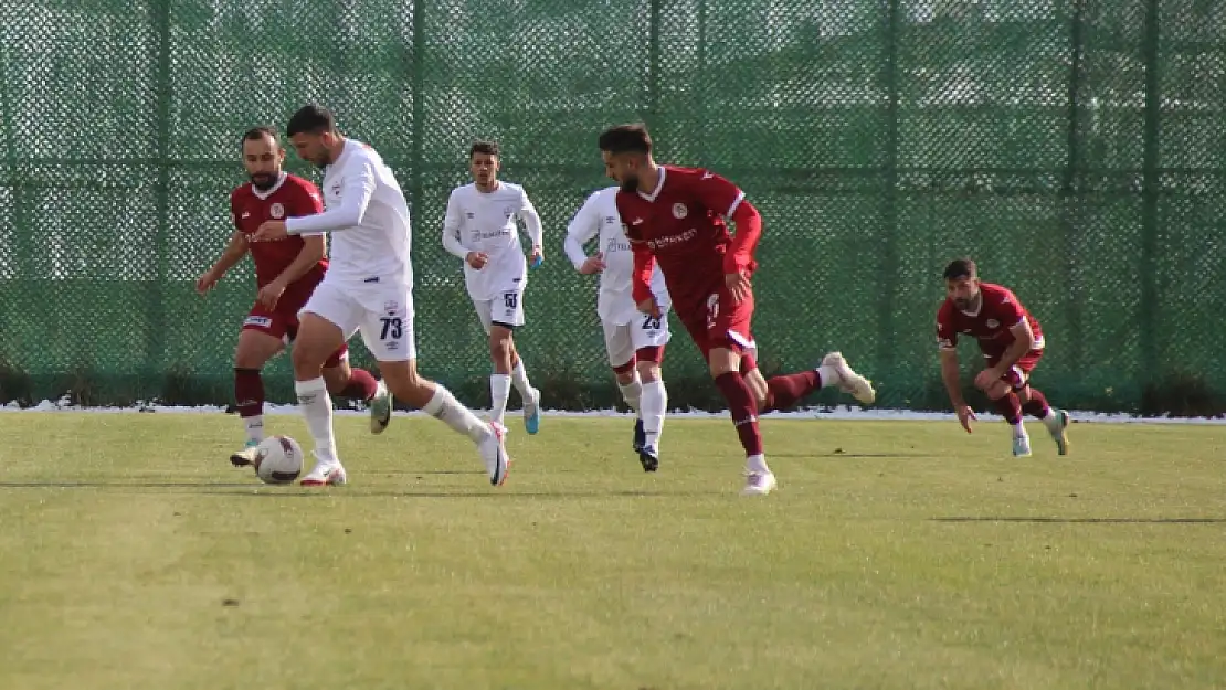 23 Elazığ FK'da 15 oyuncu gitti, 21 futbolcu geldi