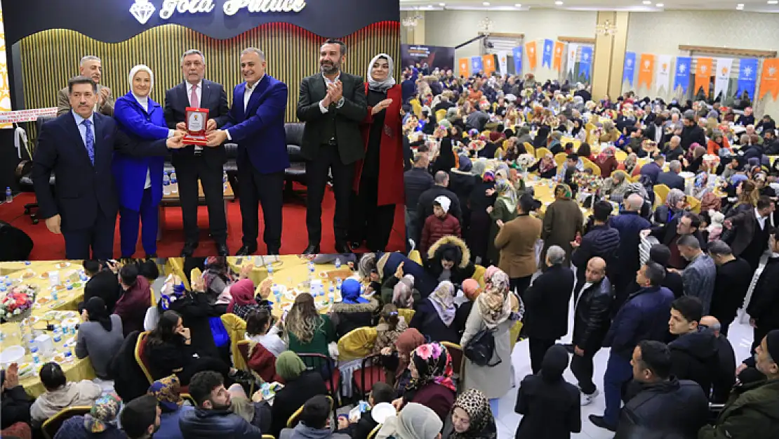 Ak Parti 'Büyük Aile' Buluşması