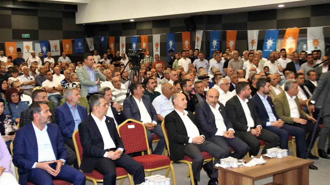 AK Parti Elazığ İl Başkanlığında bayramlaşma töreni