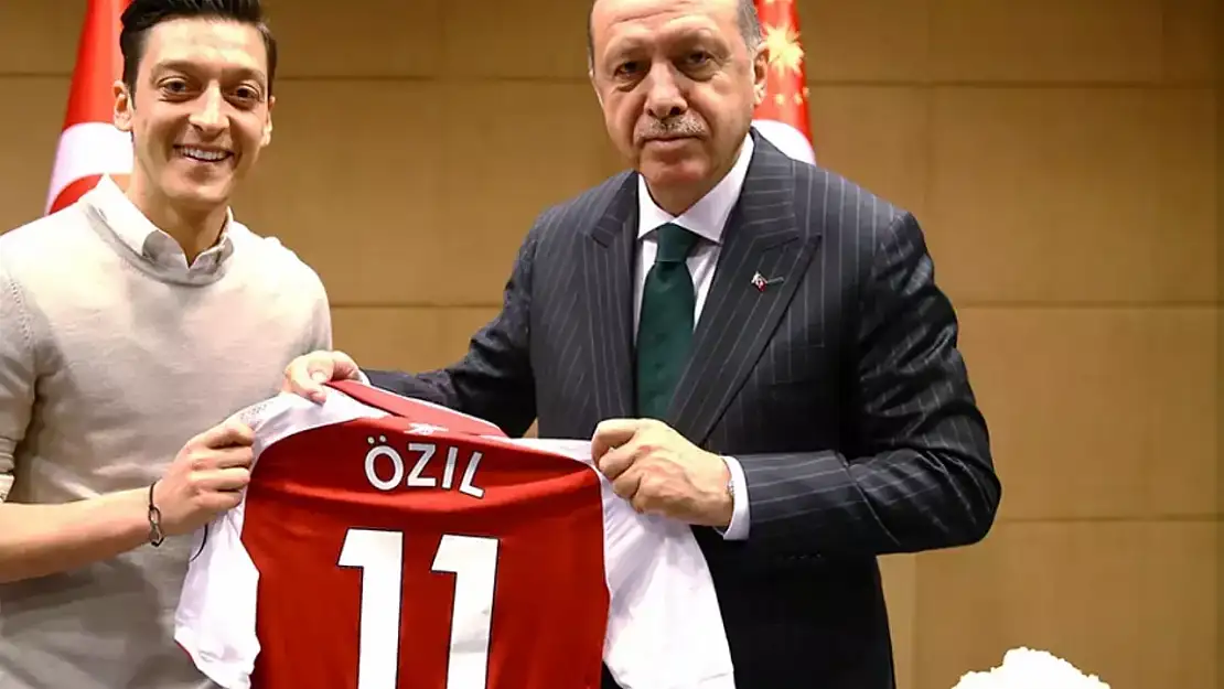 AK Parti MKYK'ya giren Mesut Özil sessizliğini bozdu