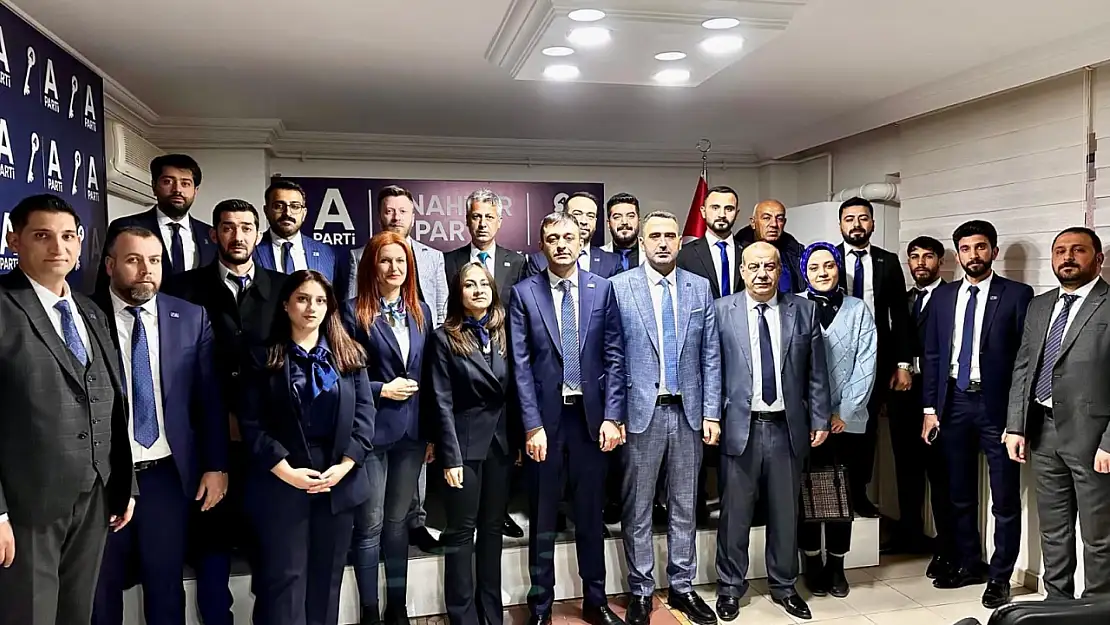 ANAHTAR PARTİ, MERKEZ İLÇE YÖNETİMİ AÇIKLANDI