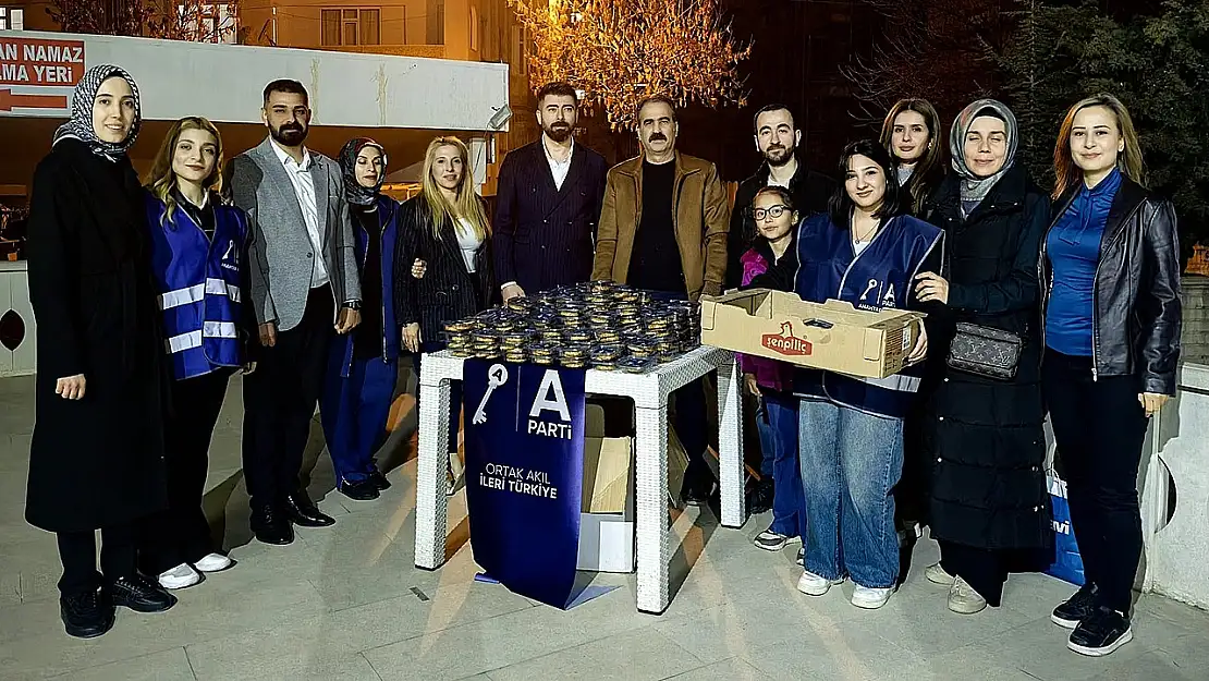 Başkan Ercan, Kadir gecesinde vatandaşlarla buluştu