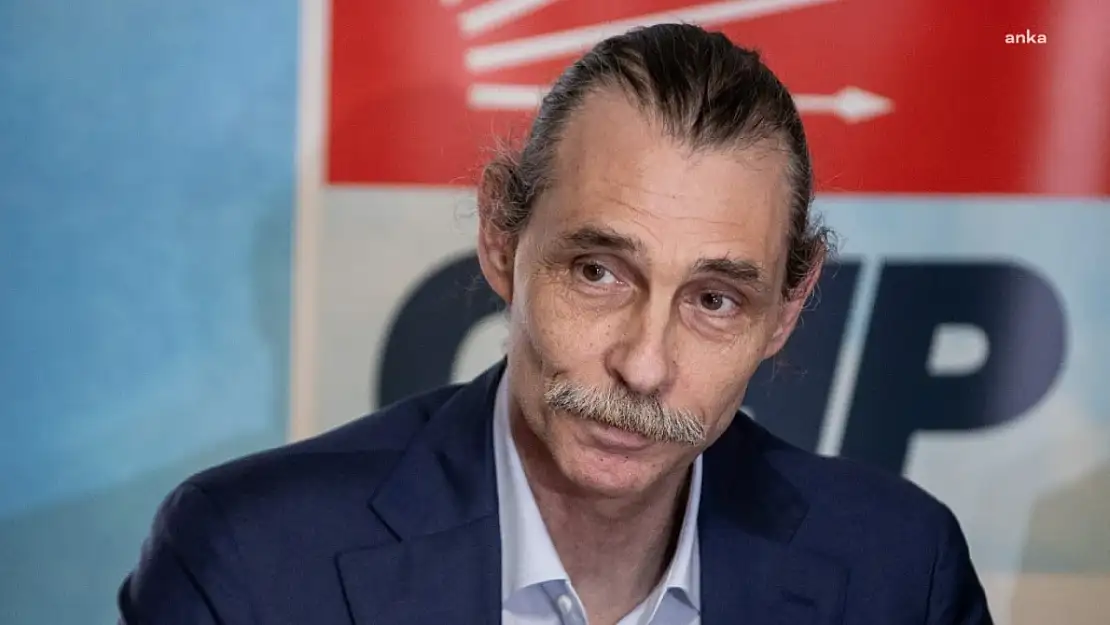 CHP'li Etimesgut Belediyesi yolları temizlemedi: Zıplayarak otobüsü ilerletmeye çalıştılar