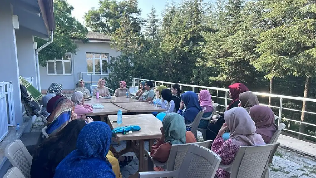 Elazığ Belediyesi'nden üniversite öğrencilerine kamp