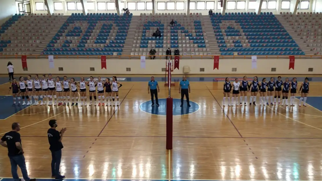 Elazığ Belediyesi voleybolda kötü başladı