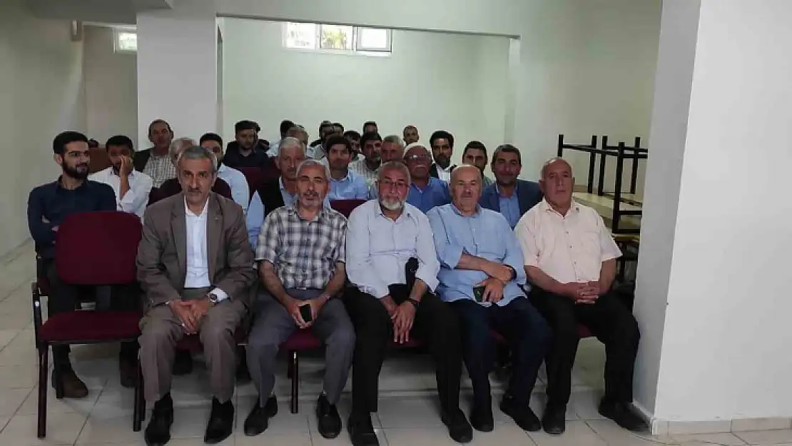 Elazığ'da  imam hatip ve müezzin kayyımlarına seminer