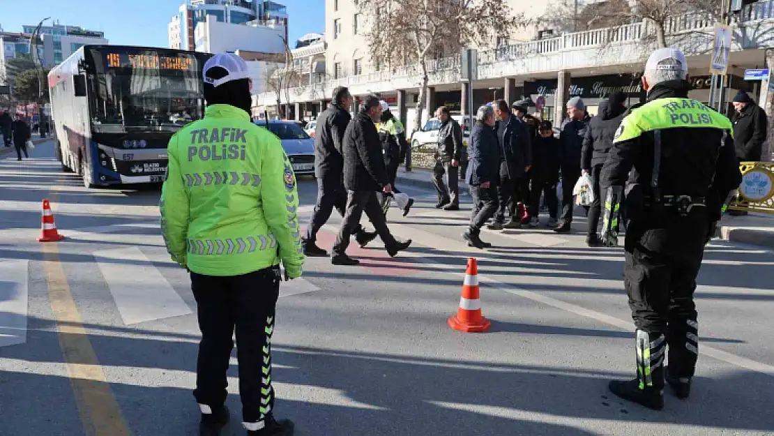 Elazığ'da 'Önce Yaya' uygulaması