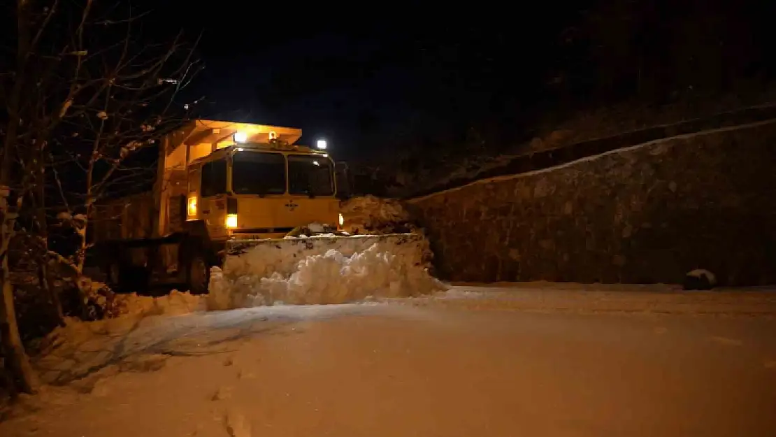 Elazığ'da 124 köy yolu ulaşıma kapandı