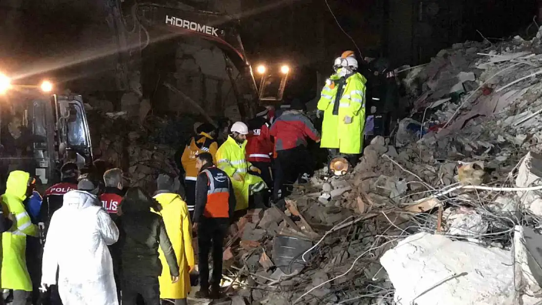 Elazığ'da arama çalışmaları tamamlandı, son kişinin de cansız bedenine ulaşıldı