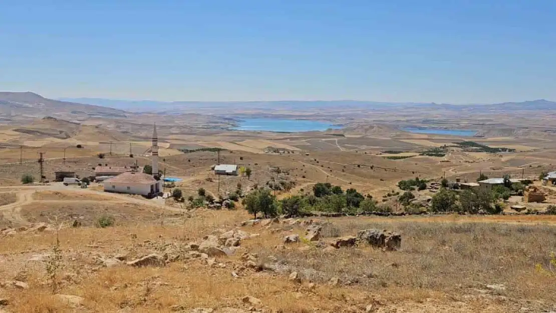 Elazığ'da bir köy ve mezralarında su sorunu giderildi