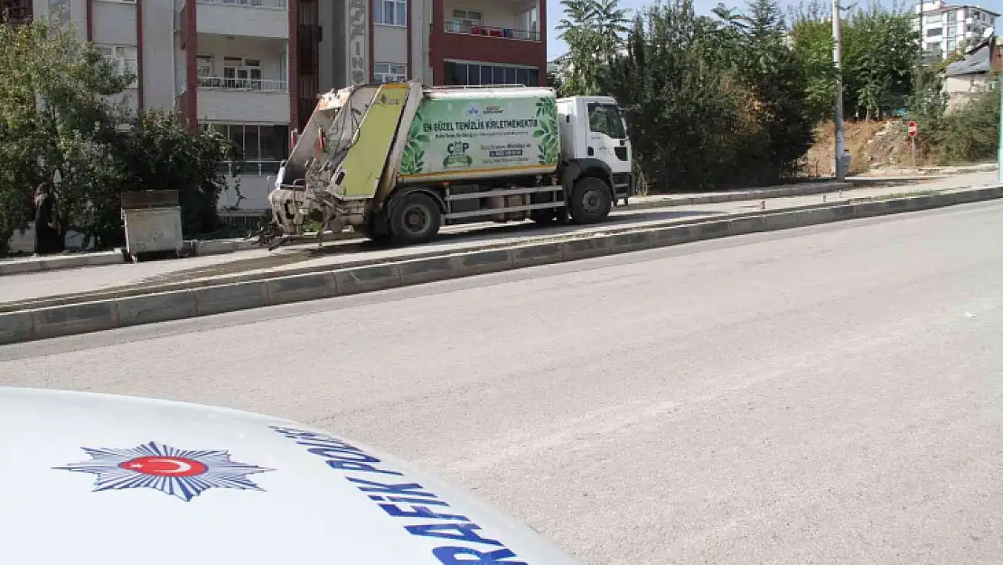Elazığ'da çöp toplama aracının çarptığı kadın hayatını kaybetti