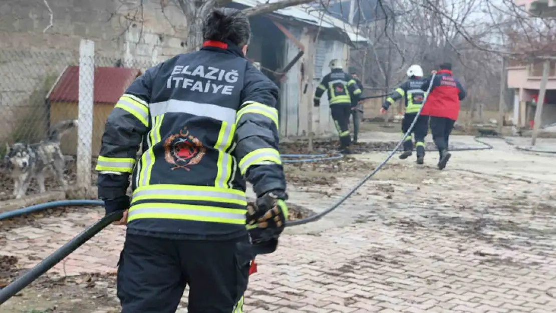 Elazığ'da depo yangını