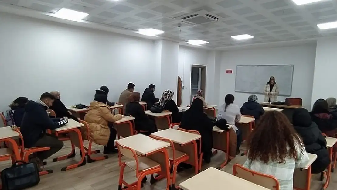 Elazığ'da diksiyon ve güzel konuşma kursları sürüyor