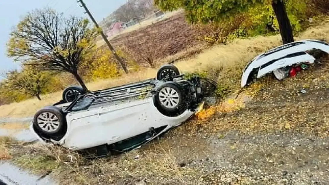 Elazığ'da otomobil takla attı: 2 yaralı