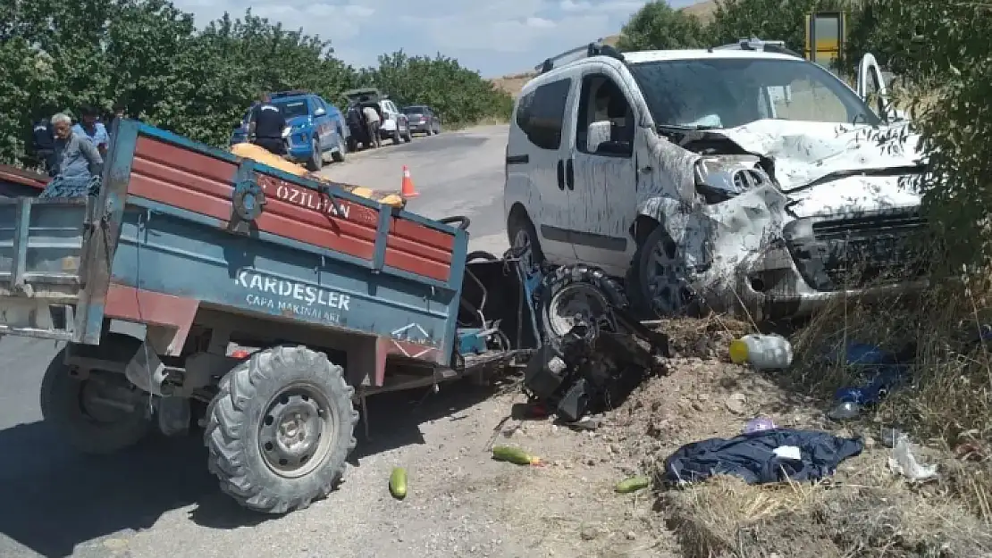 Elazığ'da römorklu çapa makinesi ile hafif ticari araç çarpıştı: 2 yaralı