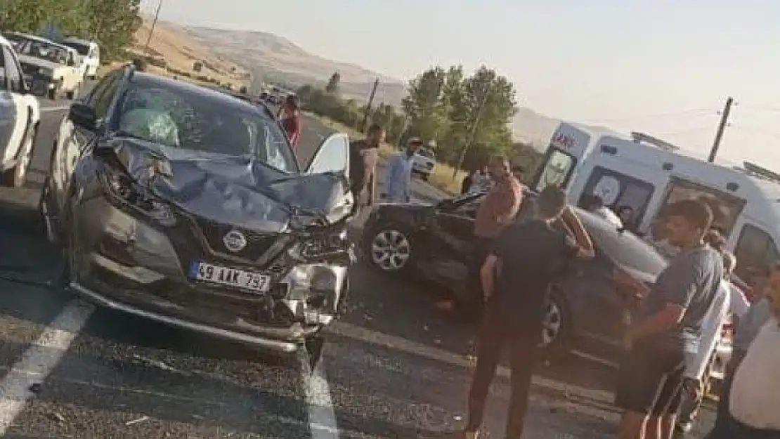 Elazığ'da trafik kazası: 2'si ağır 8 yaralı