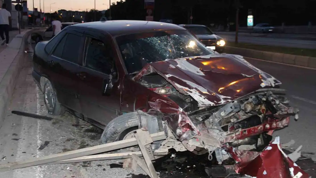 Elazığ'da zincirleme trafik kazası: 4 yaralı