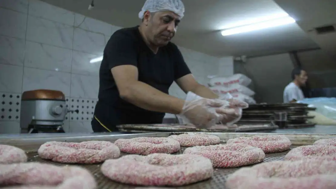 Elazığlı ustanın yaptığı frambuazlı simit büyük ilgi gördü, patent başvurusunda bulundu