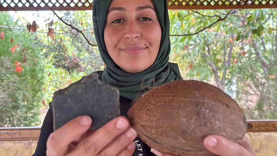 Hindistan cevizinden doğal sabun, sivilce ve lekeleri yok ediyor