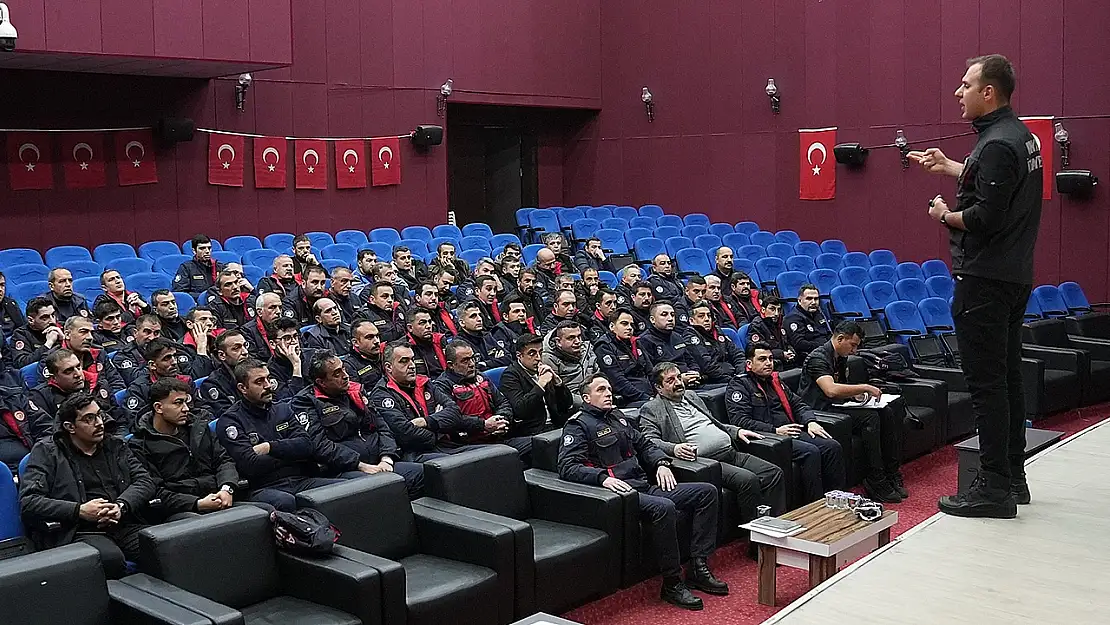 İtfaiye personeline yönelik teorik ve uygulamalı eğitim programı düzenleniyor