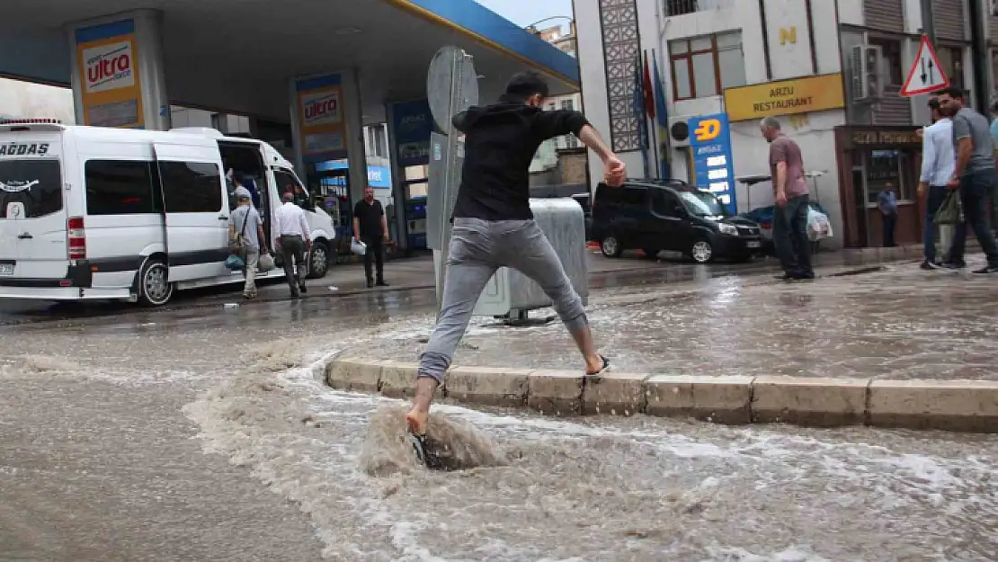 Meteorolojiden sağanak yağış uyarısı