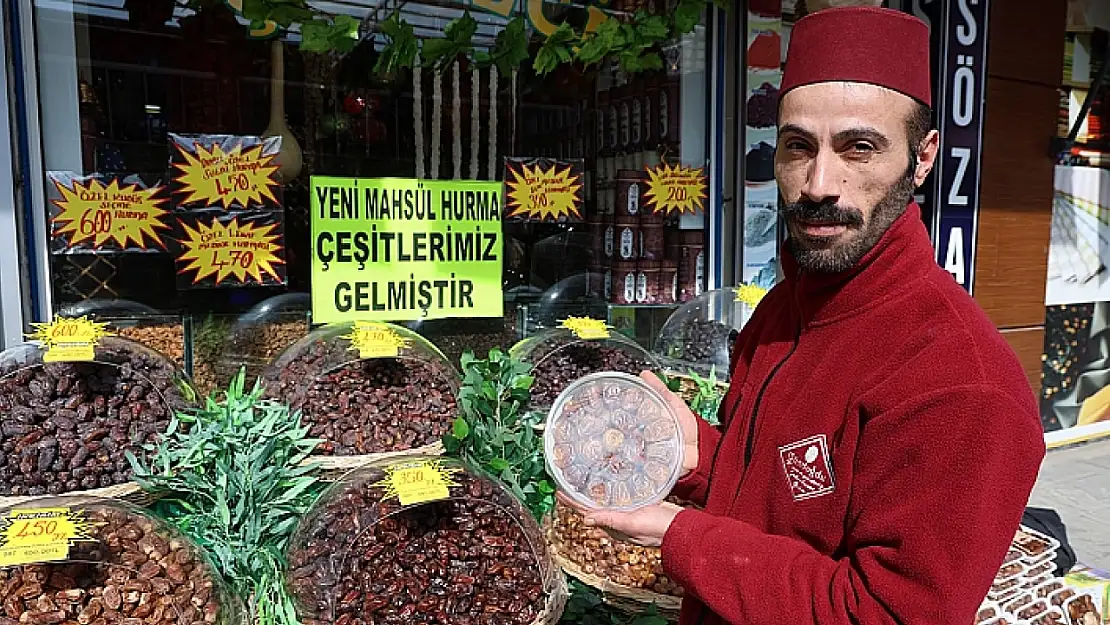 Ramazan Ayının Habercisi: Hurma Tezgâhlarda Yerini Aldı