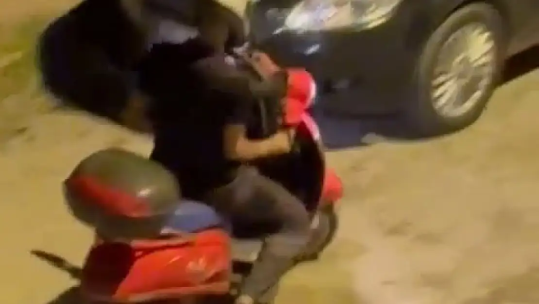 Sakin bir şekilde geldi, motosikleti çalarak kayıplara karıştı