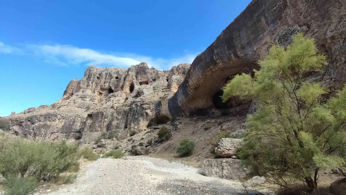 Saklıkapı ve Karaleylek kanyonları doğa tutkunlarını ağırlıyor