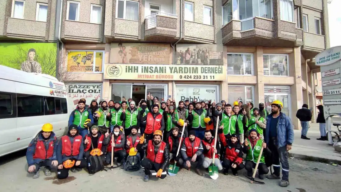 Yabancı uyruklu öğrenciler depremzedeler için seferber oldu