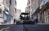 Elazığ Belediyesi, Yeni Mahalle'de asfaltlama çalışmalarını sürdürüyor