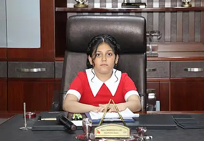 Başkan Şerifoğulları'nın Makamını, Minik Öğrenci Birici Devraldı
