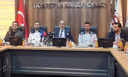 Başkan Alan 10 milyonluk çeki Elazığspor'a takdim etti