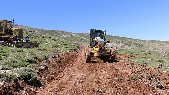 Aşağı Çanakçı Köyü Yayla Yolu Yapım Çalışmaları Devam Ediyor
