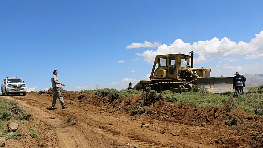 Aşağı Çanakçı Köyü Yayla Yolu Yapım Çalışmaları Devam Ediyor