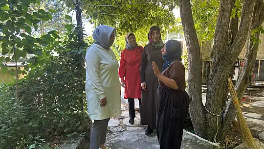 AK Kadınlar, Ekip Ruhuyla Sahada