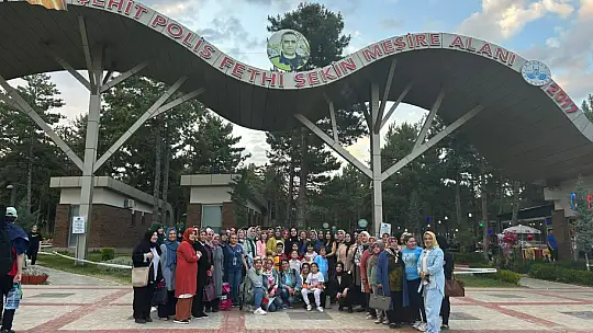 AK Kadınlar, Ekip Ruhuyla Sahada