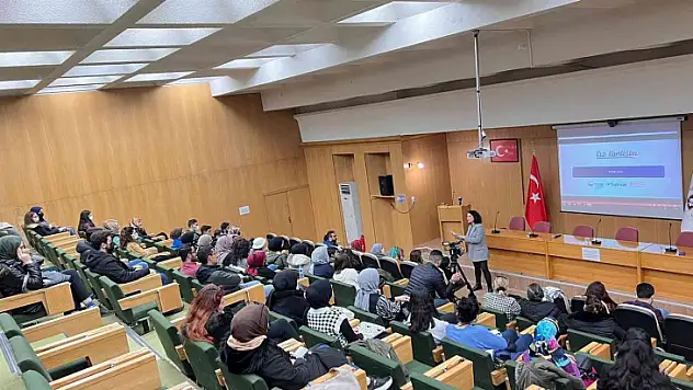 FÜ'de sıfır atık eğitimi verildi