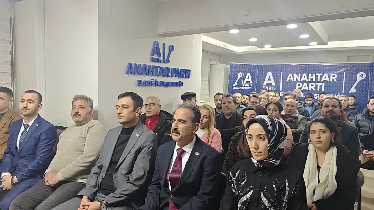 ANAHTAR PARTİ GENEL BAŞKANI AĞIRALİOĞLU:  'ÖNÜMÜZDEKİ DÖNEMİN EN GÜÇLÜ İKTİDAR NAMZETİ BİZİZ'