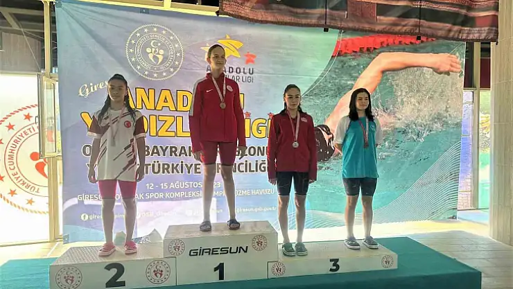 Elazığlı sporculardan yüzmede Türkiye derecesi