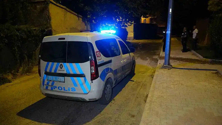 Kavgayı ayırırken pompalı tüfekle vuruldu