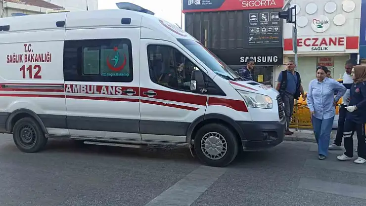Otomobilin çarptığı kadın yaralandı