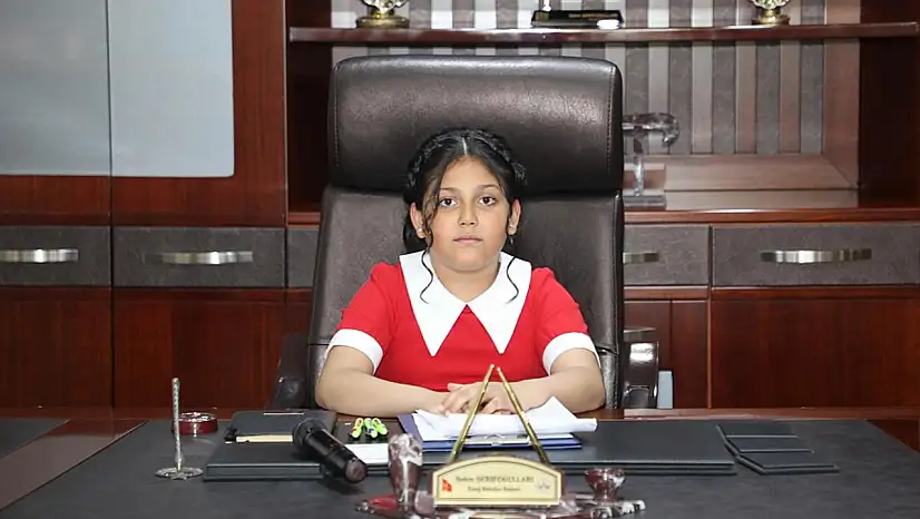 Başkan Şerifoğulları'nın Makamını, Minik Öğrenci Birici Devraldı