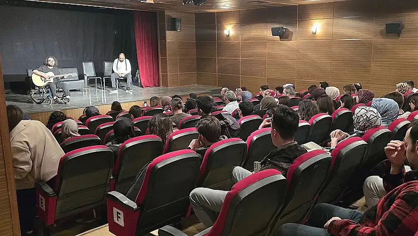 Elazığ'da Davetsiz Misafir ve Müzik Şenliği seyirciyle buluştu