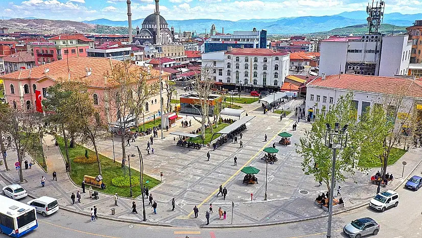 Elazığ'da yeni evleneceklere müjde! Bakan Göktaş tarih verdi